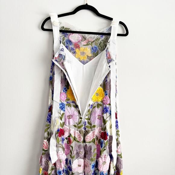 Rachel Gilbert Nya Floral Hand Embroidered Gown Textured 10 US - Picture 11 of 14